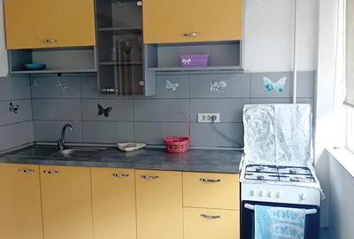 Garsonieră decomandată în Războieni - 6