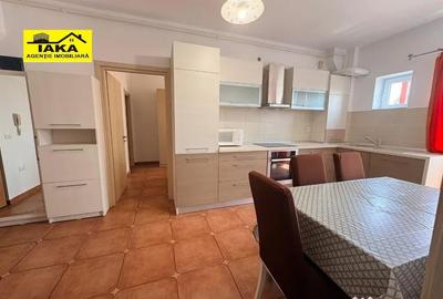 Apartament cu 3 camere semidecomandat în Central - 1