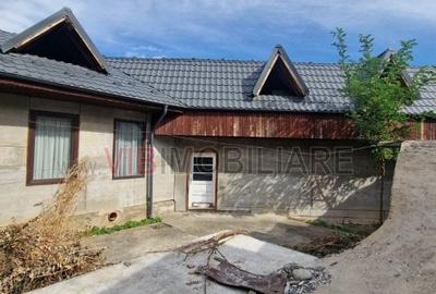 Maneciu Pamanteni - Casa  si anexa 170 mp construiti - 4 camere - 460 mp teren - 5