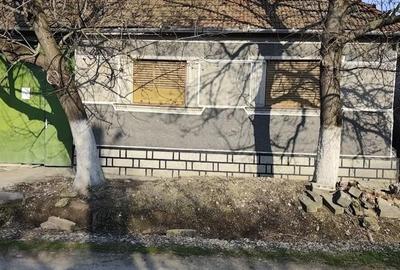 Casă cu Teren 900 Mp în Călacea - 1
