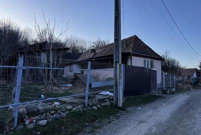 Casă cu 2 camere cu Teren 1250 Mp în Suseni - 1