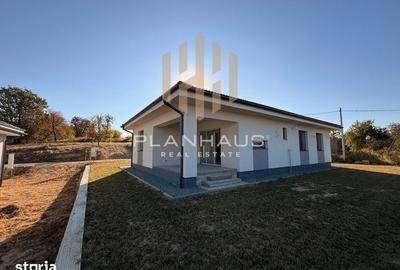 Casă cu 4 camere cu Teren 530 Mp în Groși