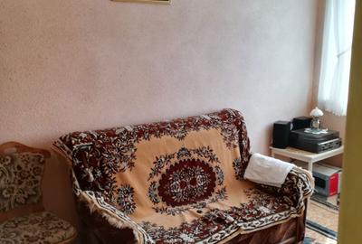 Apartament cu 3 camere decomandat în Central - 1