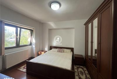 Apartament cu 3 camere decomandat în Nicolina