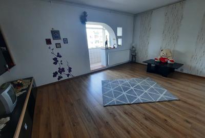 Apartament cu 2 camere decomandat în Sălaj