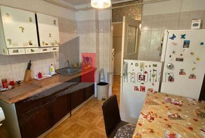 Apartament cu 3 camere decomandat în Rahova - 3