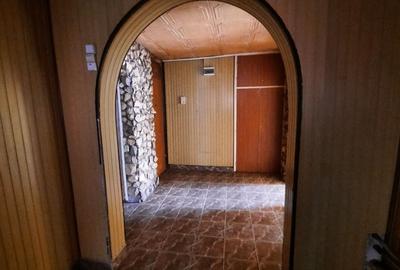 Apartament cu 4 camere decomandat în Olteniței