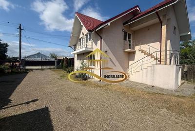 Casa de vanzare in Bacau Saucesti spatioasă cu etaj separat - 12
