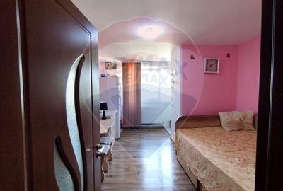 Garsonieră de vânzare, etaj 3, zona Letea - 1