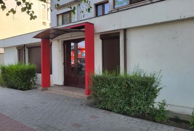Spațiu comercial, de 100 mp, în Obor