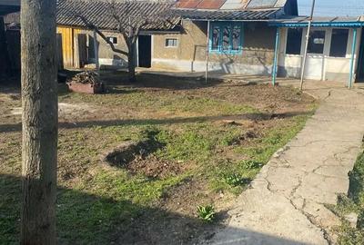 Casă cu 2 camere cu Teren 270 Mp în Băleni - 2