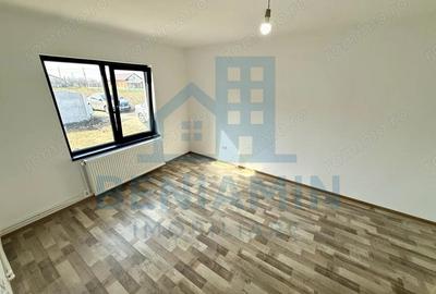 Casă cu Teren 440 Mp în Ișalnița - 4