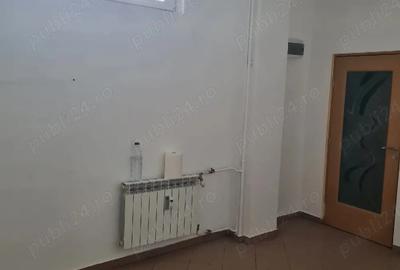Spațiu comercial, de 80 mp, în Central - 3