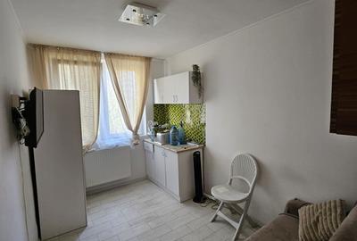 Garsonieră decomandată în Rogerius