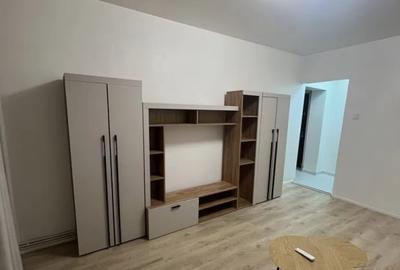 Garsonieră decomandată în Tractorul - 2