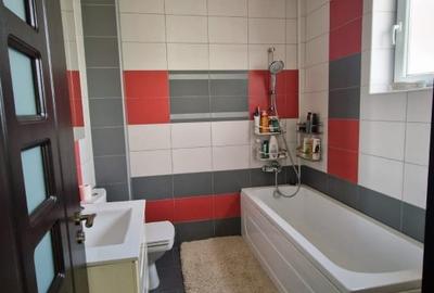 Casa 115mp  4 camere / 3 bai P+1+M - 4