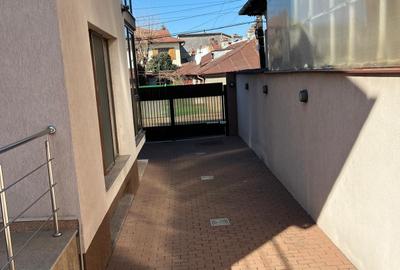 Casa spatioasa – zona Centrala - 17