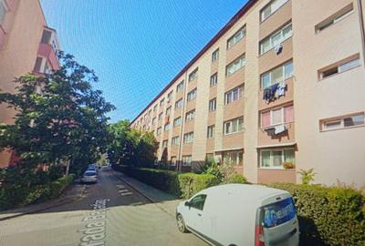 Proprietar vand garsoniera 17 mp, zona UMT str Babadag nr 2 Timisoara - 1