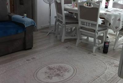 Apartament cu 3 camere semidecomandat în 14 Mai - 2