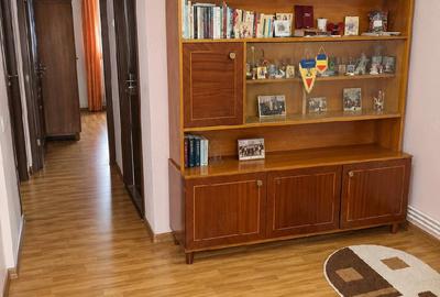 Apartament cu 3 camere decomandat în Central - 2