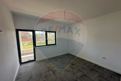 Lapusel - CASA finisata cu 700 mp teren - 10