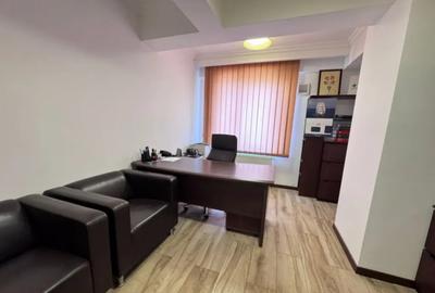 Apartament cu 5 camere decomandat în Km 4 - 13