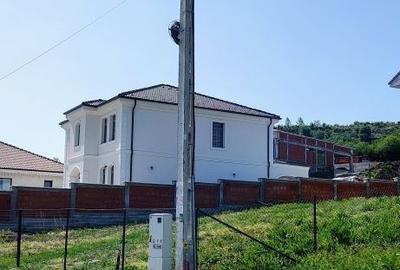 Teren de 1000 mp, în Exterior Vest - 2