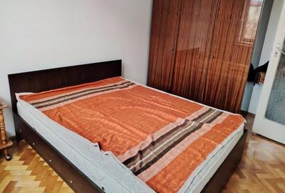 Apartament cu 3 camere semidecomandat, mobilat în Central - 2