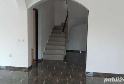 Casă cu 5 camere în Apărătorii Patriei