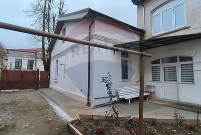 Casă individuală cu 3 camere cu Canalizare în Central - 17