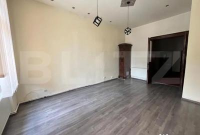 Spațiu comercial, de 60 mp, în Central - 7