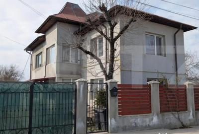 Casă cu 4 camere cu Teren 784 Mp în Central - 15