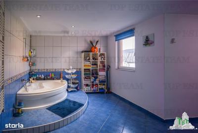 Casă cu 4 camere în Central