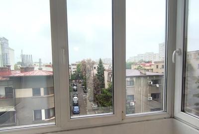 Apartament cu 2 camere decomandat în P-ța Victoriei - 3