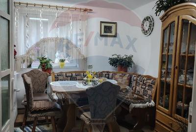 Casă cu 4 camere în Catrinari - 11