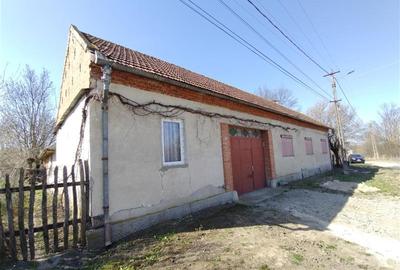 Casă individuală cu 8 camere cu Teren 3800 Mp în Răchitova - 2