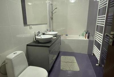 Casă cu 4 camere în Aradului