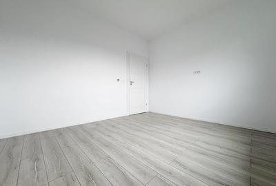 Casa individuala 4 camere,648mp teren,93mp utili, asfalt -Mosnita Noua - 9