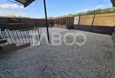 Casa de vanzare cu 6 camere 2 parcari curte libera 200 mp in Selimbar - 2