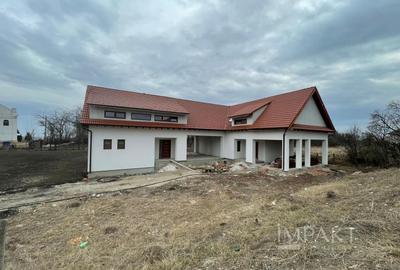 Duplex cu 4 camere semidecomandat cu Teren 800 Mp în Aiton - 1