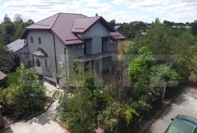 Casă cu 7 camere cu Teren 1170 Mp în Central - 1