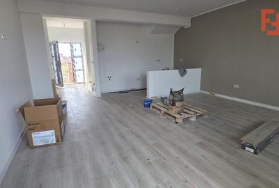 Duplex cu 4 camere cu Canalizare în Moșnița Nouă - 2