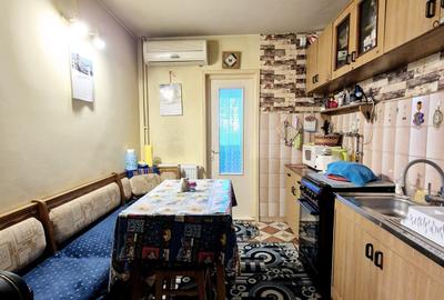 Casa de Cultura -  2 camere decomandate , etaj 1 - 11