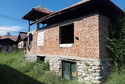 Casă cu 3 camere cu Teren 780 Mp în Runcu - 4