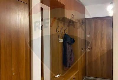 Apartament cu 3 camere decomandat, mobilat în Alfa - 10