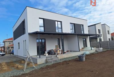 Duplex cu 5 camere cu Canalizare în Dumbrăvița - 1