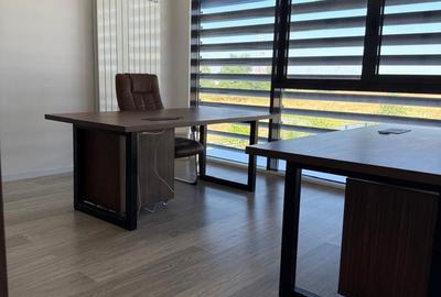 Spațiu comercial, de 40 mp, în Central - 3