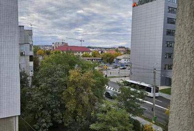 Apartament cu 3 camere decomandat în Baza 3 - 2