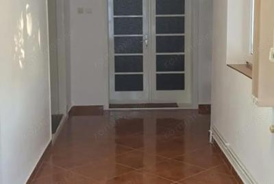 Casă cu 4 camere în Central - 3