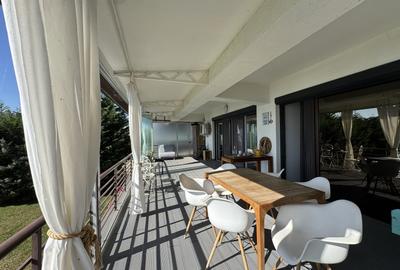 Un apartament ca o casa, cu peluza si ponton pe lac - 2